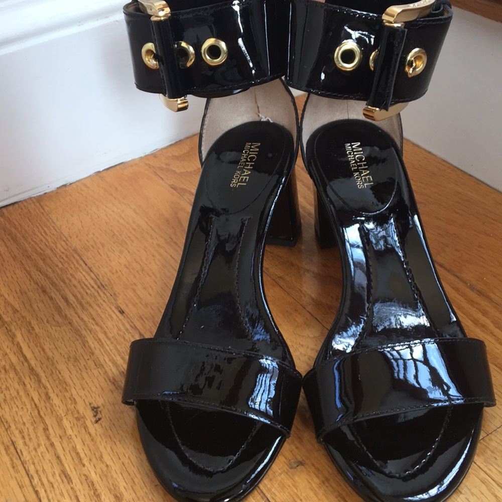 NWOB Michael Kors Lena Black Patent Leather 6